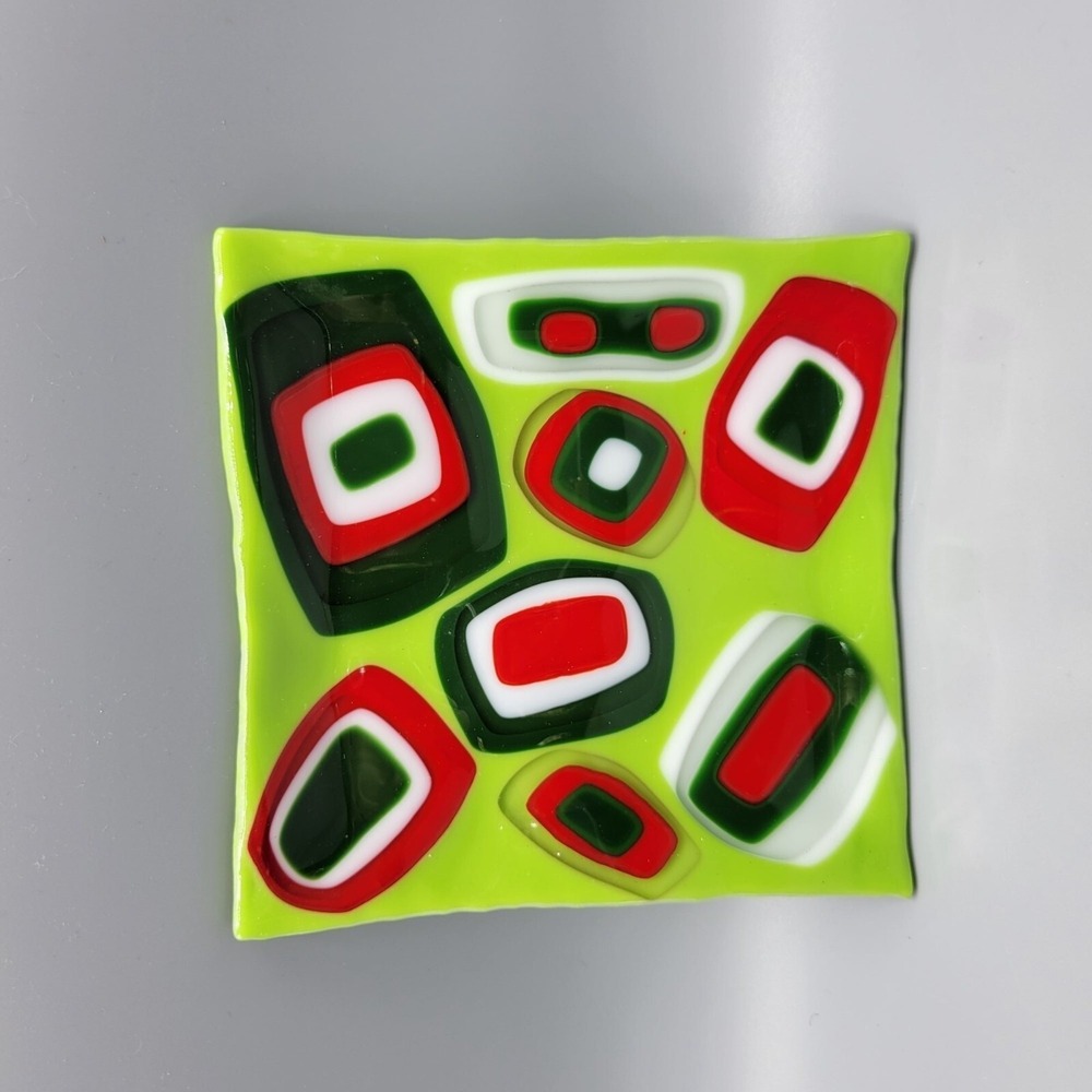 Colorful Fused Glass Decorative Plate Green Red White Geometric Pattern 6" - Picture 2 of 5
